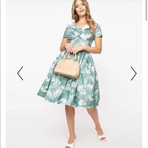 Unique Vintage Green Floral Dress
